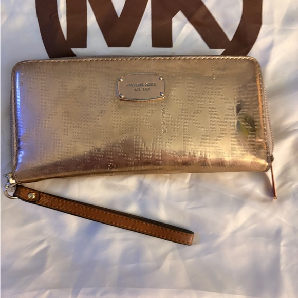 Michael Kors Rose Gold Wristlet Wallet - Picture 1 of 7